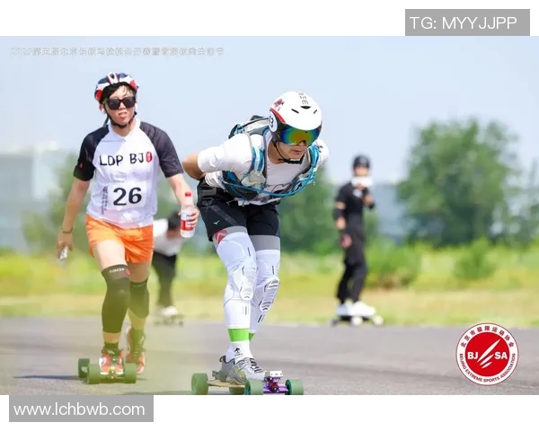 重庆滑板队在城市马拉松中的精彩表现与状态分析